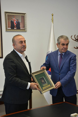 Dışişleri Bakanı Mevlüt Çavuşoğlu Bülend Engin’in Başkanı olduğu ÇTSO’yu Ziyaret Etti